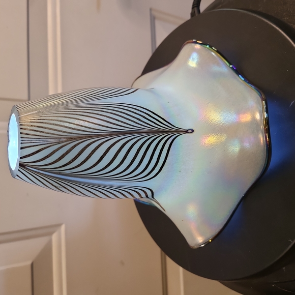 Quoizel Pulled Feather Art Glass Shade Signed Todd Phillips Salamander Art Glass - Picture 4 of 14